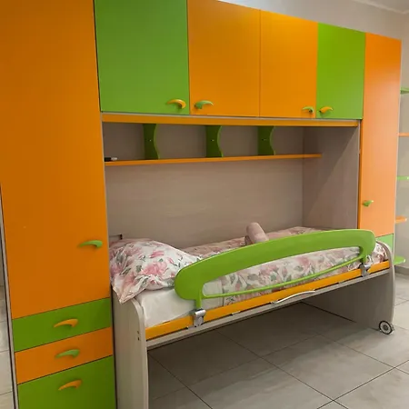 With Parking Near The Airport And Apartment Fiumicino