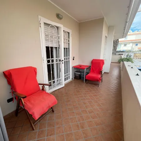 Διαμέρισμα With Parking Near The Airport And *
