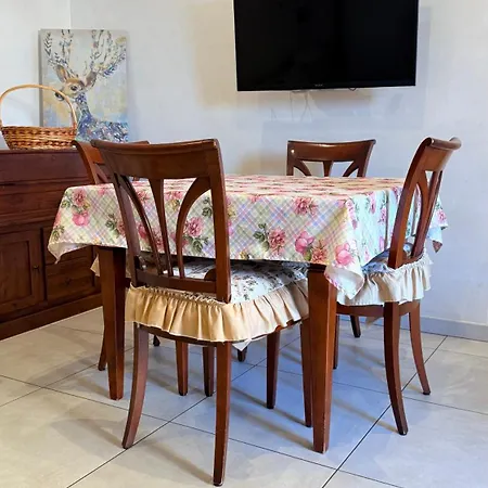 With Parking Near The Airport And Apartment *
