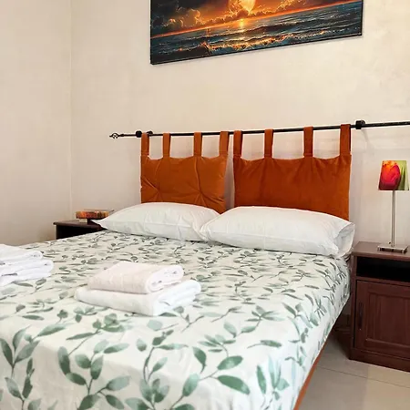 With Parking Near The Airport And Apartment Fiumicino