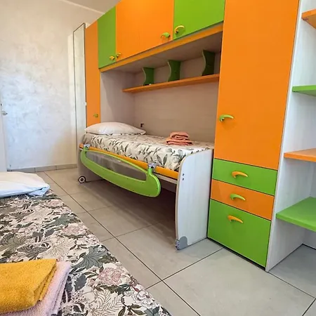 With Parking Near The Airport And Apartment Fiumicino