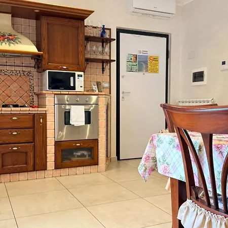 With Parking Near The Airport And Apartment *