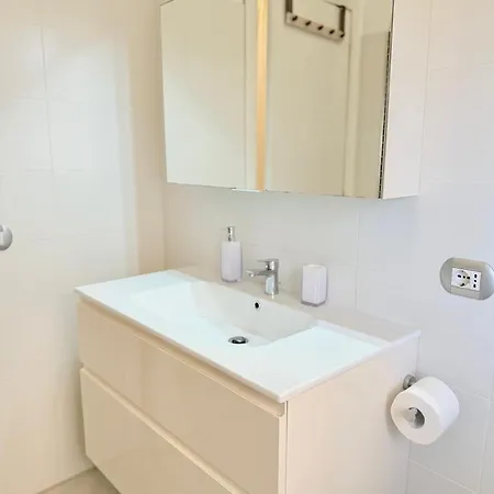 With Parking Near The Airport And Apartment *